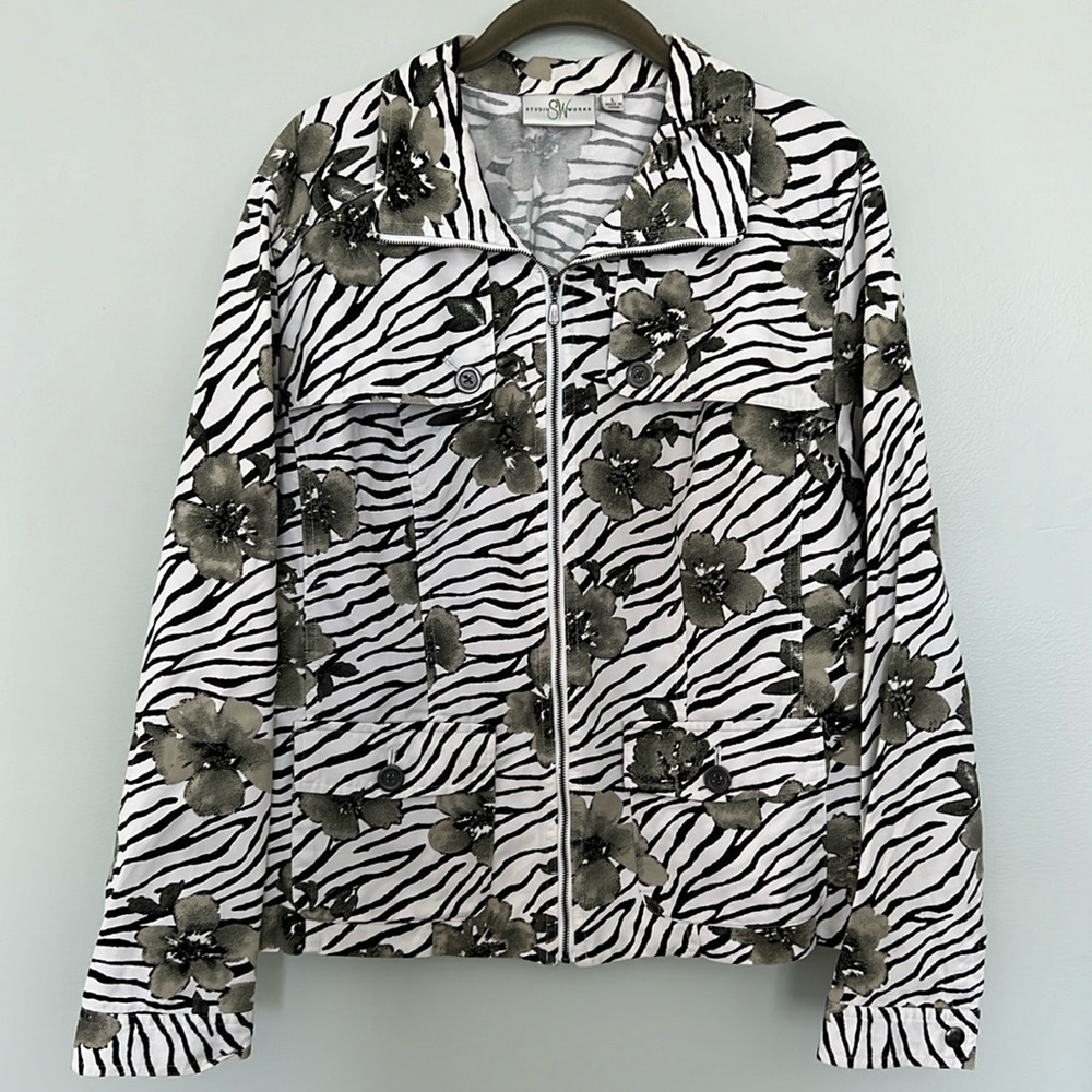 Studio Works zipper jacket, size L.  Green, white and black floral print.